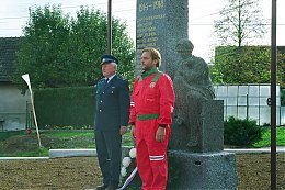 13_Vysveceni_pomniku_po_rekonstrukci_28_10_2000.JPG